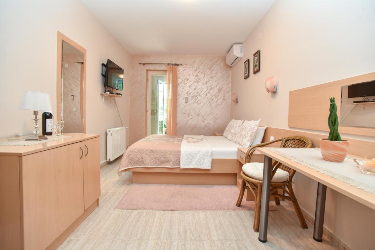Apartments And Rooms Drago スヴェティ・ステファン エクステリア 写真